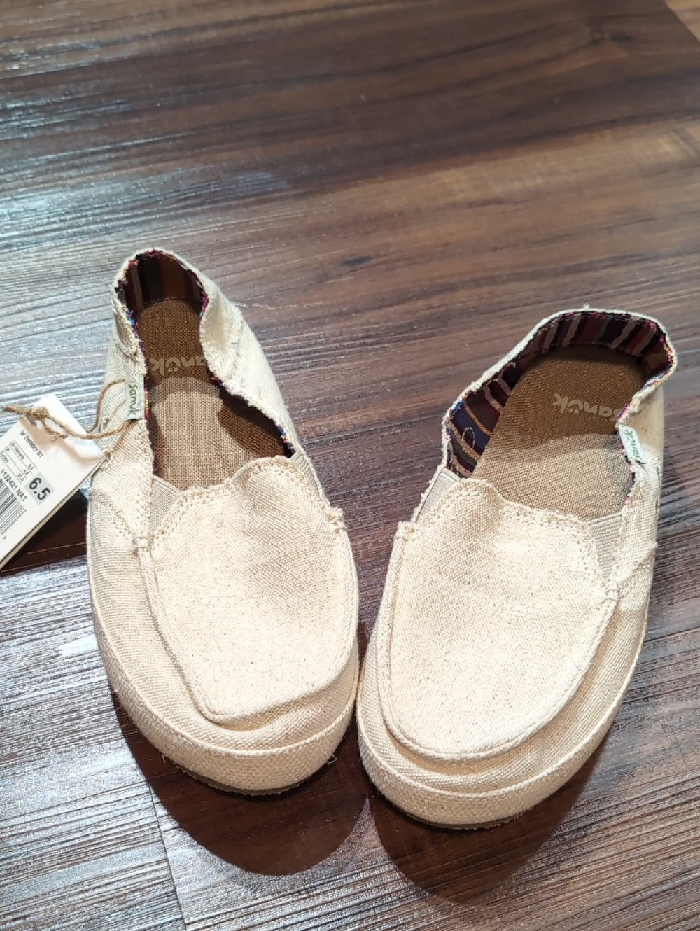 NWT Sanuk Women's Canvas Slip-On Shoes in Natural Beige 6.5